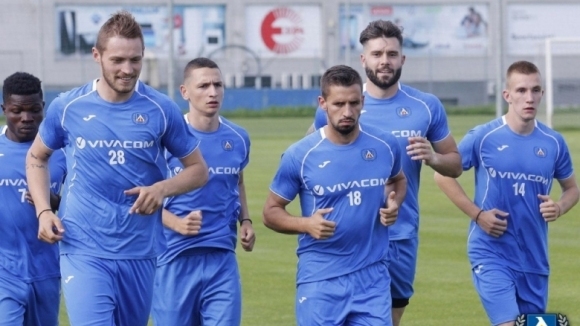 Отборът на Левски продължава с тренировките в Правец. Кондиционният спец