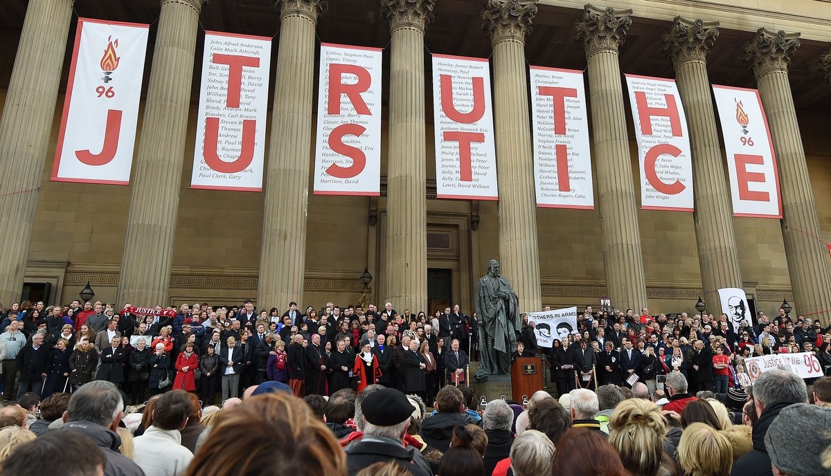 Бившият шеф на полицията в Южен Йоркшър Дейвид Дъкенфийлд ще