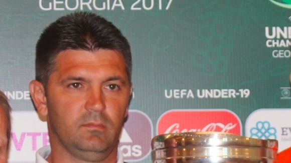 Селекционерът на България до 19 години Ангел Стойков и неговите