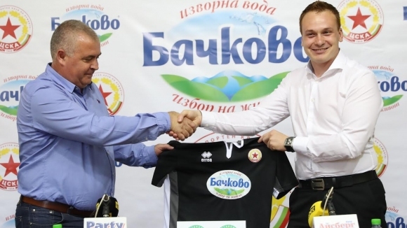 Отборът на ЦСКА 1948 представи нов спонсор днес в Пресклуб