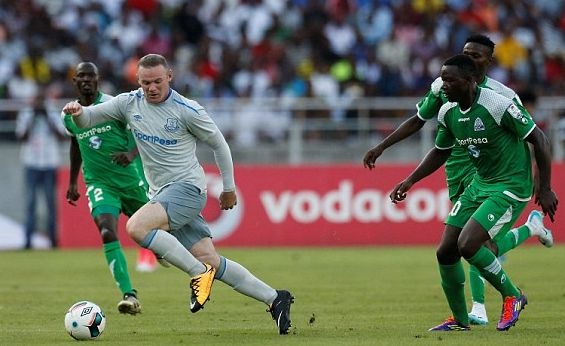 Първият мач на Уейн Рууни с екипа на Евертън след