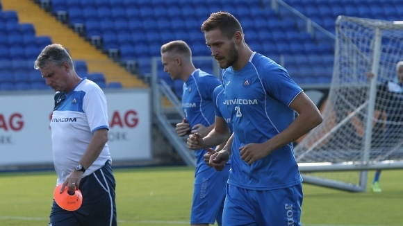 Защитникът на Левски Давид Яблонски все още се надява, че