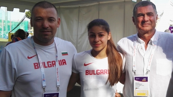 Александра Начева отново подобри националния рекорд в тройния скок за
