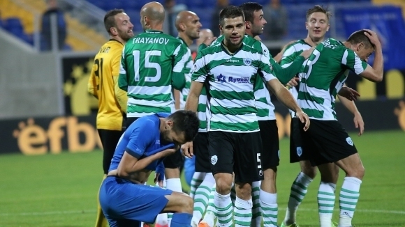 Проблемите със стадиони­те на Етър и Черно море продължават. Двата