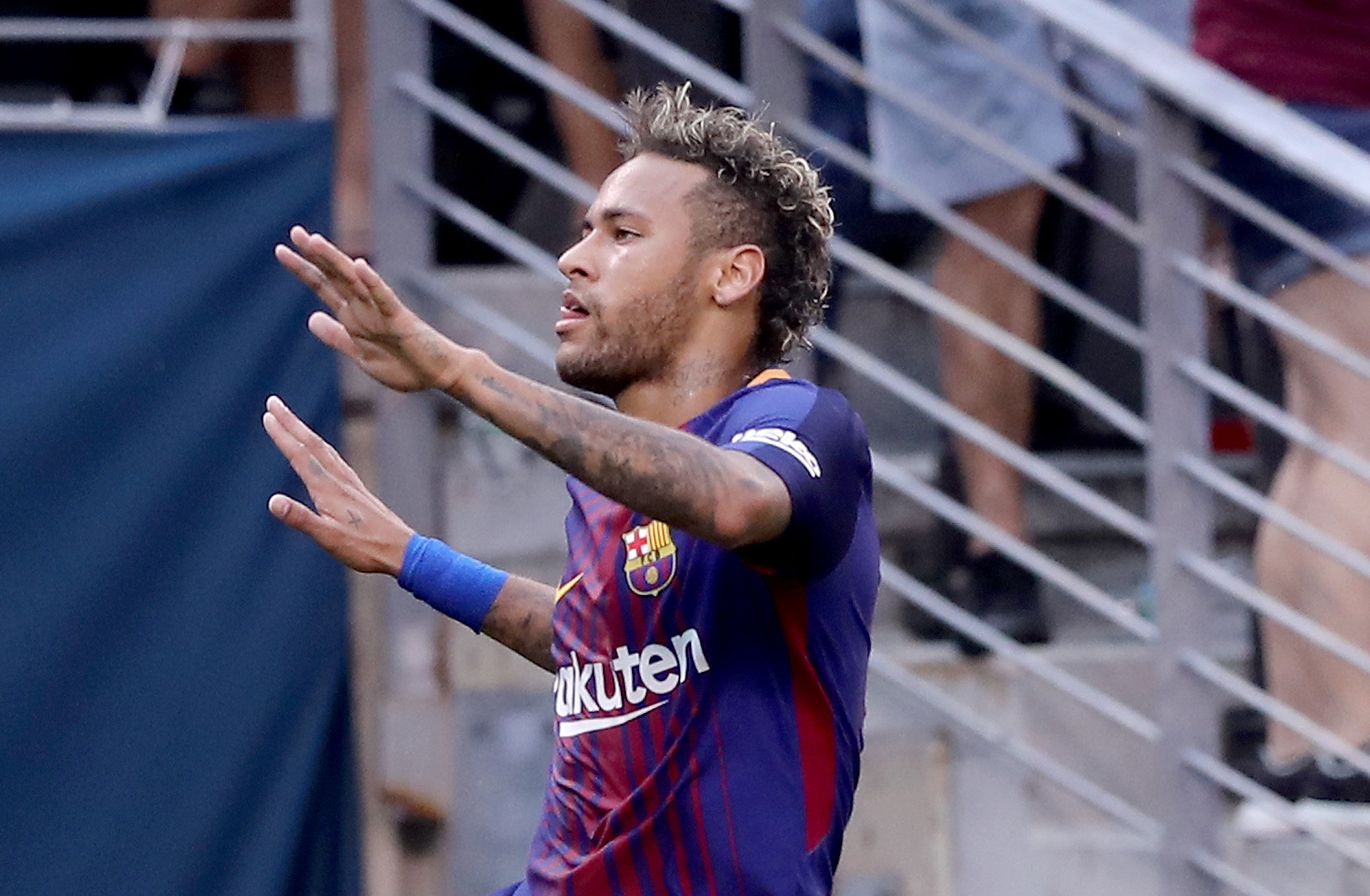 За да приеме офертата на Пари Сен Жермен, Неймар е