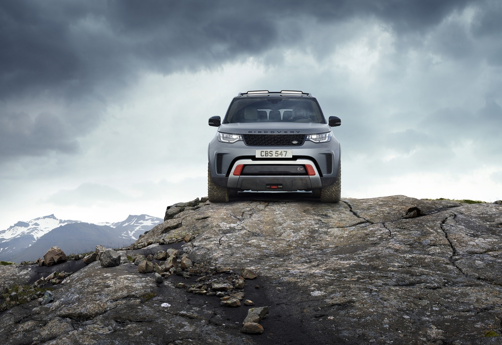 Land Rover представи Discovery SVX – върховният Discovery за офроуд