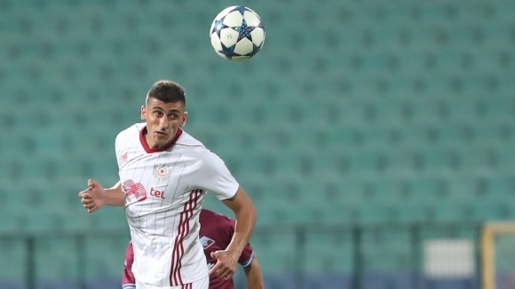 Защитникът на ЦСКА-София Александър Дюлгеров няма да може да вземе