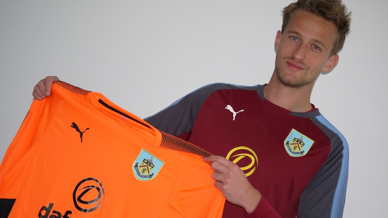 Бърнли привлече датчанина Андерс Линдегор с договор до края на