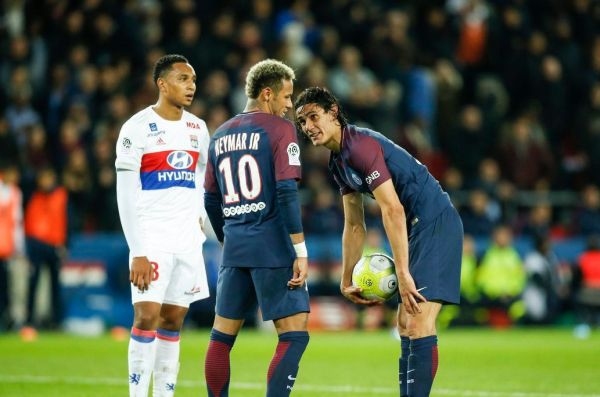 Новата звезда на Пари Сен Жермен Неймар се е извинил