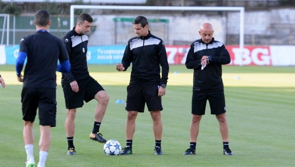 Треньорът на Черно море Емануел Луканов определи групата за утрешния