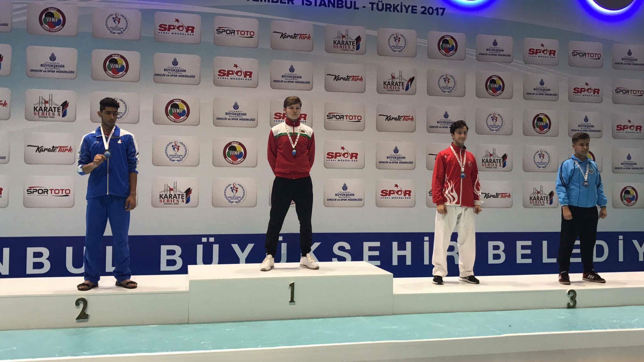 България спечели два медала на силния турнир по карате Истанбул