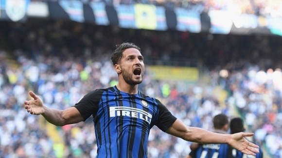 Отборите на Инте и Дженоа играят при резултат 0:0 в