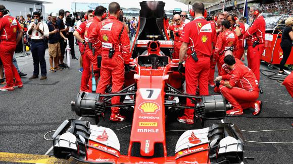 Кими Райконен отпадна от състезанието за Гран При на Малайзия