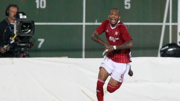 Най добрият футболист в Първа лига от началото на сезона