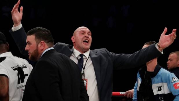 Новозеландецът Джоузеф Паркър защити титлата си в тежка категория във