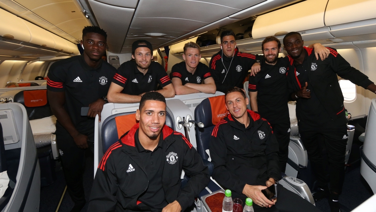 Халфът на Манчестър Юнайтед Маруан Фелаини отпадна от групата на