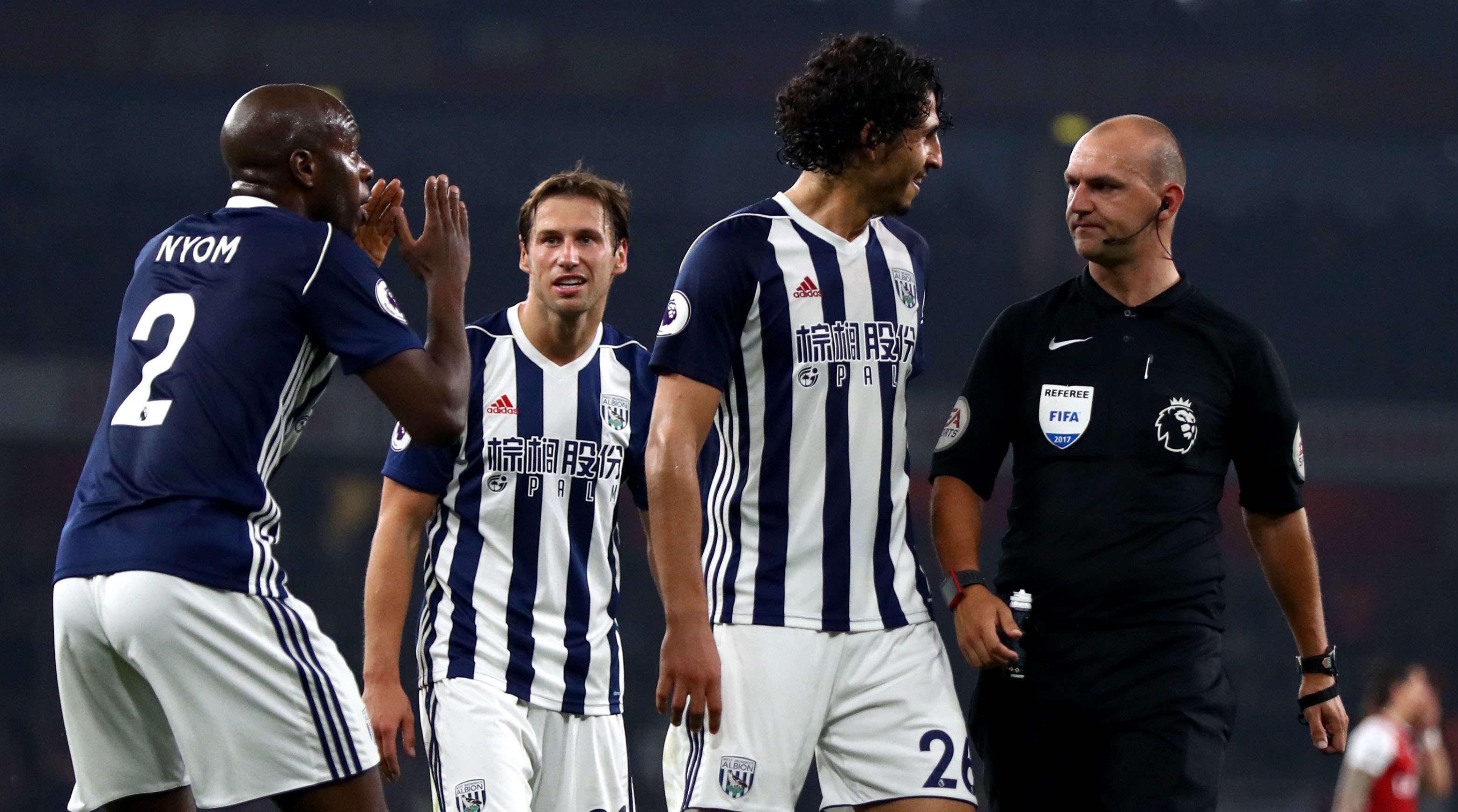 Мениджърът на Уест Бромич Тони Пулис изобщо не е доволен