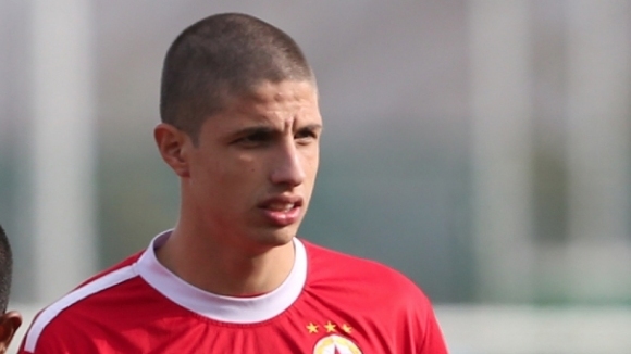 Юношата на ЦСКА Юлиян Чапаев пристигна току що на Лаута