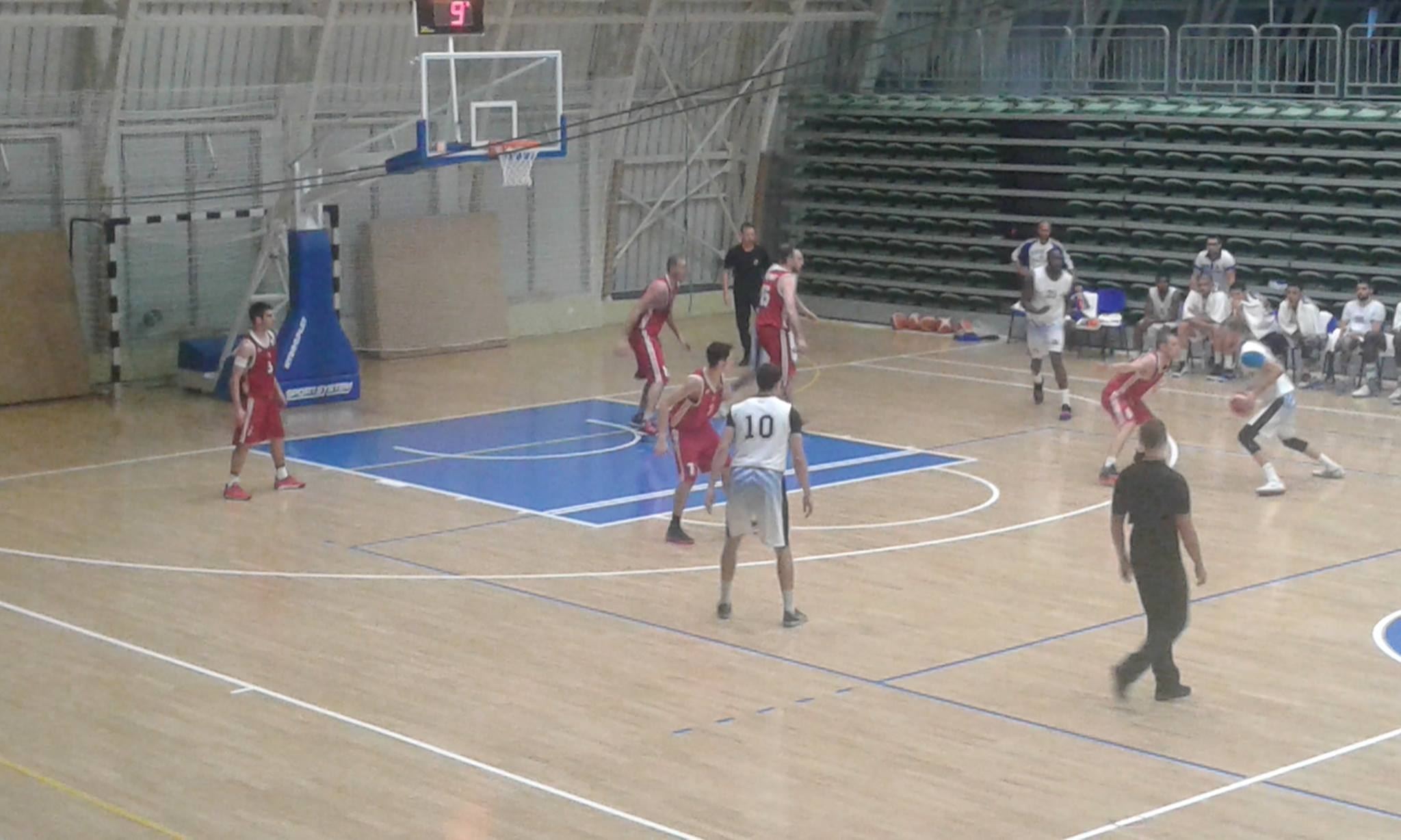 Мъжкият баскетболен отбор Академик Бултекс 99 изигра първата си контрола