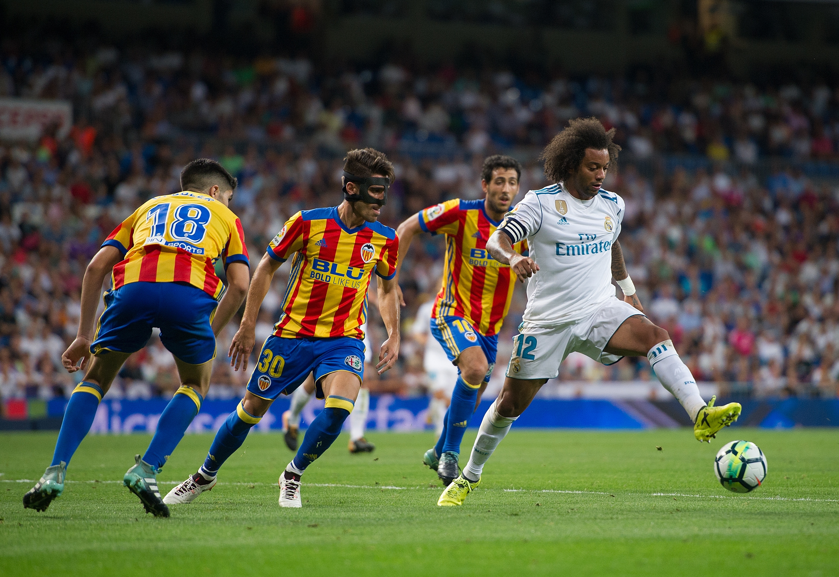 Този сезон Реал Мадрид редува изразителни победи срещу силни съперници