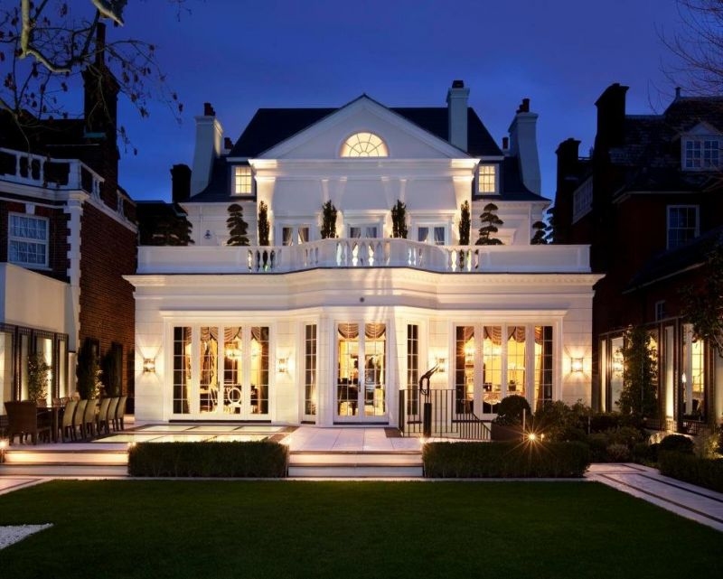 Българка родом от Враца върти къщата на световния шампион по