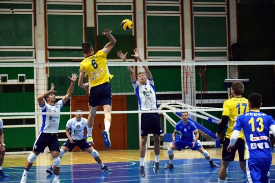 Новакът във волейболната Суперлига Хебър Пазарджик завърши с победа в