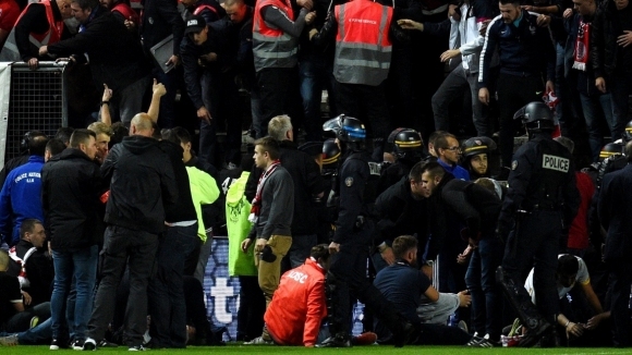 Четирима привърженици на Лил са сериозно пострадали и приети в