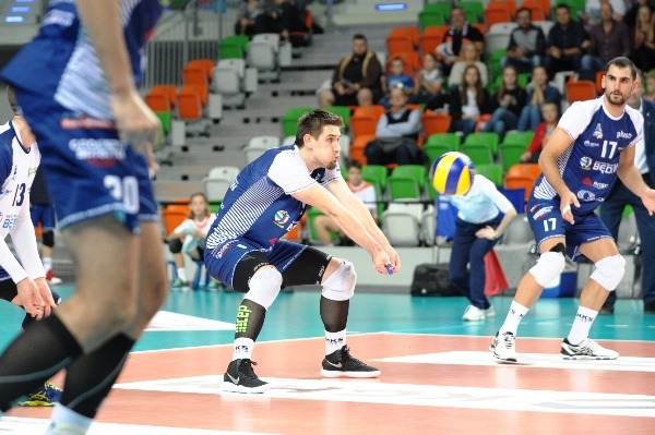Българският волейболист Златан Йорданов и неговият МКС Бенджин започнаха със
