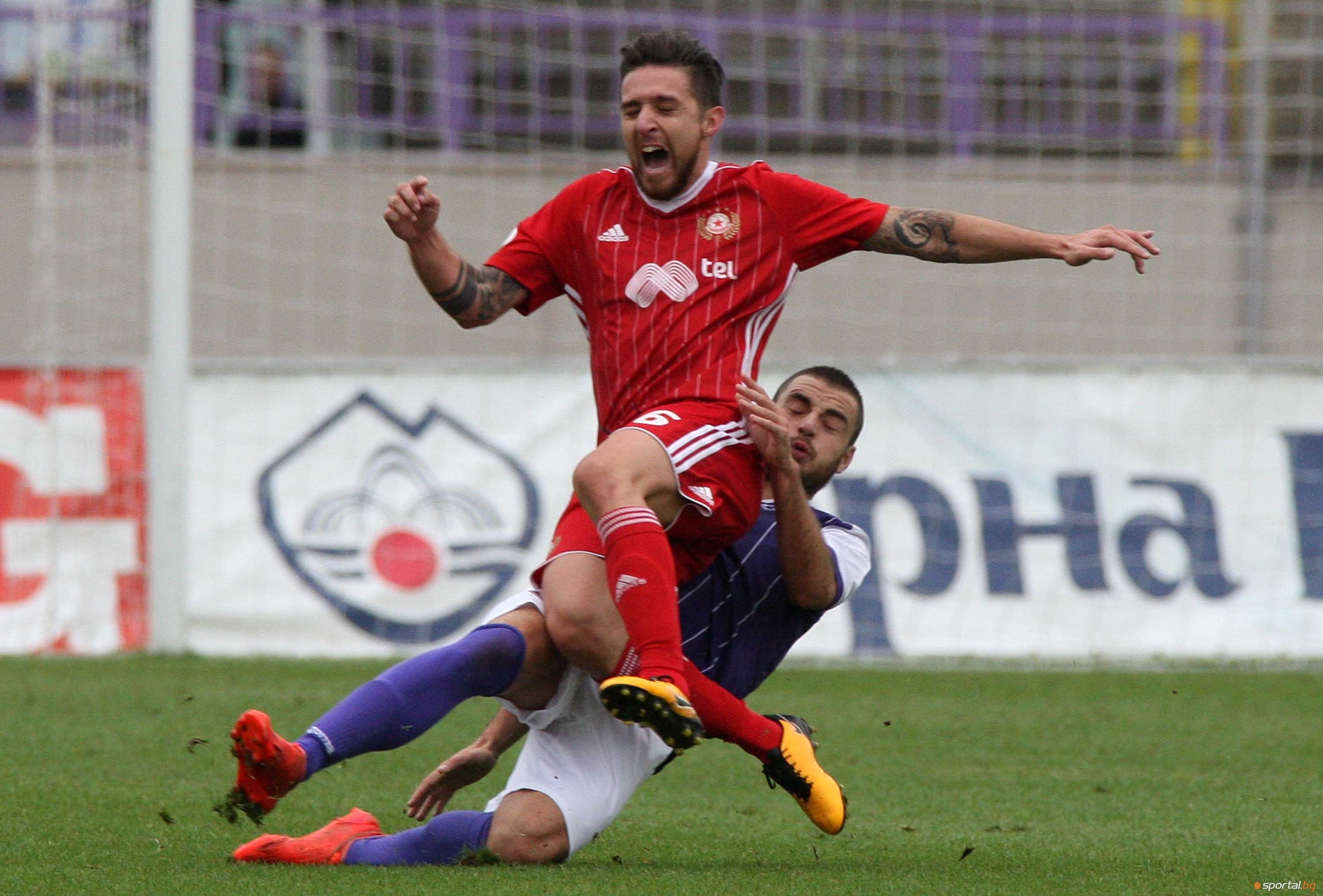 Халфът на ЦСКА-София Рубен Пинто бе подкрепен от всички свои