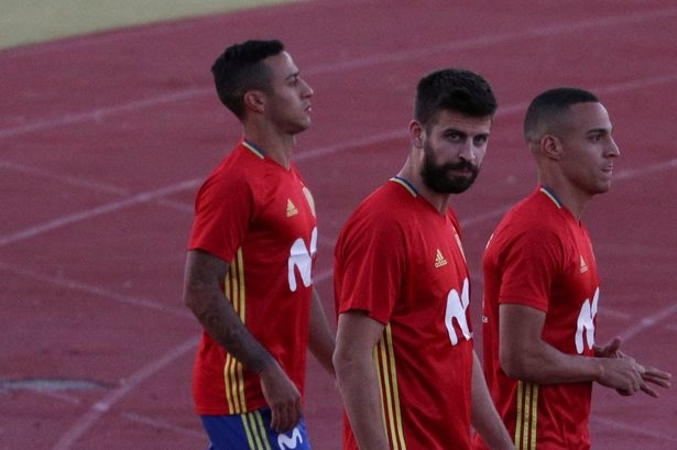 Защитникът на Барселона Жерард Пике беше бурно освиркан по време