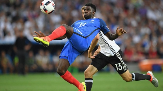 Националният отбор на Франция има проблеми с окомплектоването на защитата