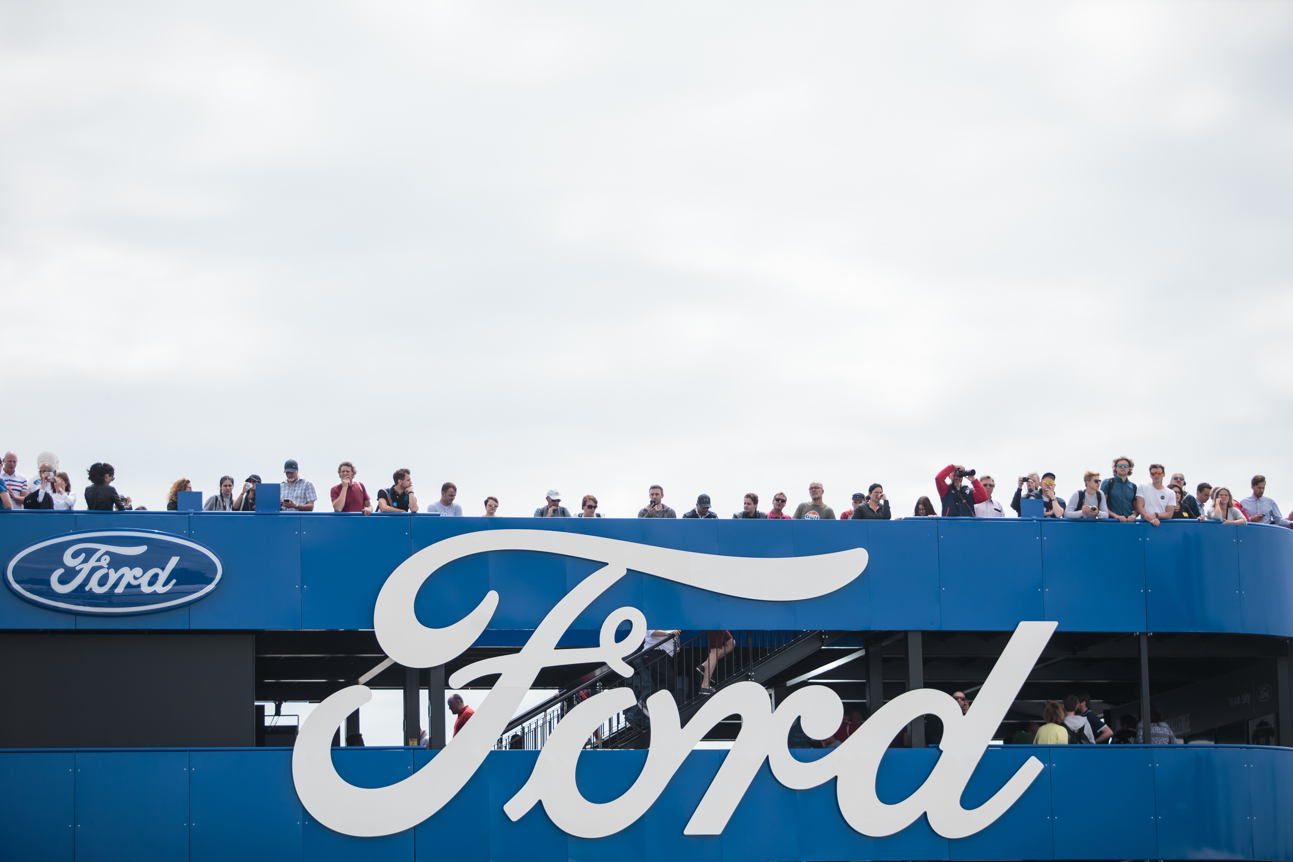 Изпълнителният директор на Ford Motor Co Джим Хакет обяви новата