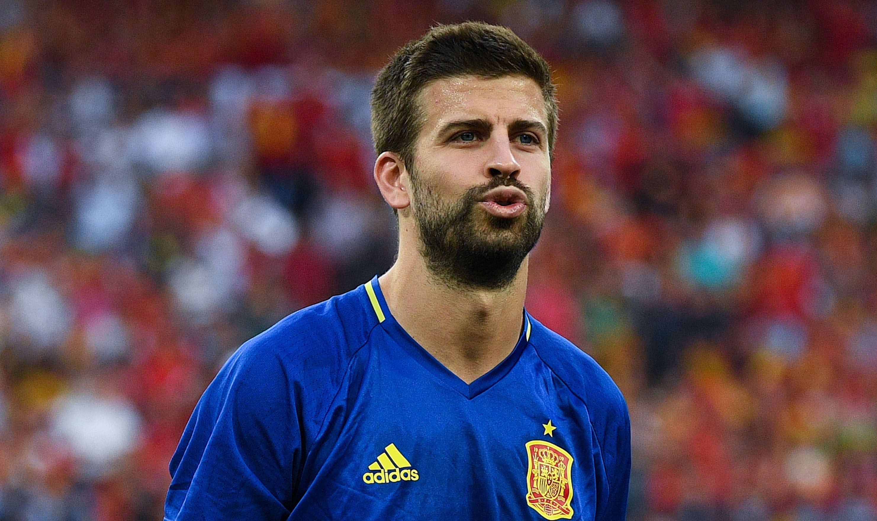 Централният бранител на Барселона и Испания Жерард Пике застана с