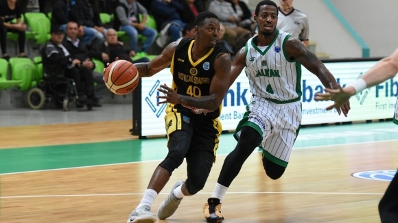 Балкан (Ботевград) загуби от унгарския Шомбатели с 95:96 в първи