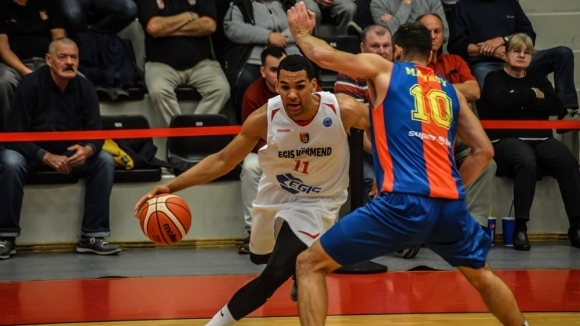 Павел Маринов и Стяга Букурещ понесоха тежка загуба в първия