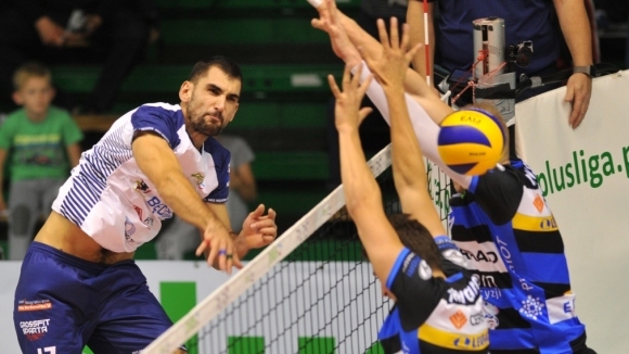 Българският волейболист Златан Йорданов игра цял мач и записа 10