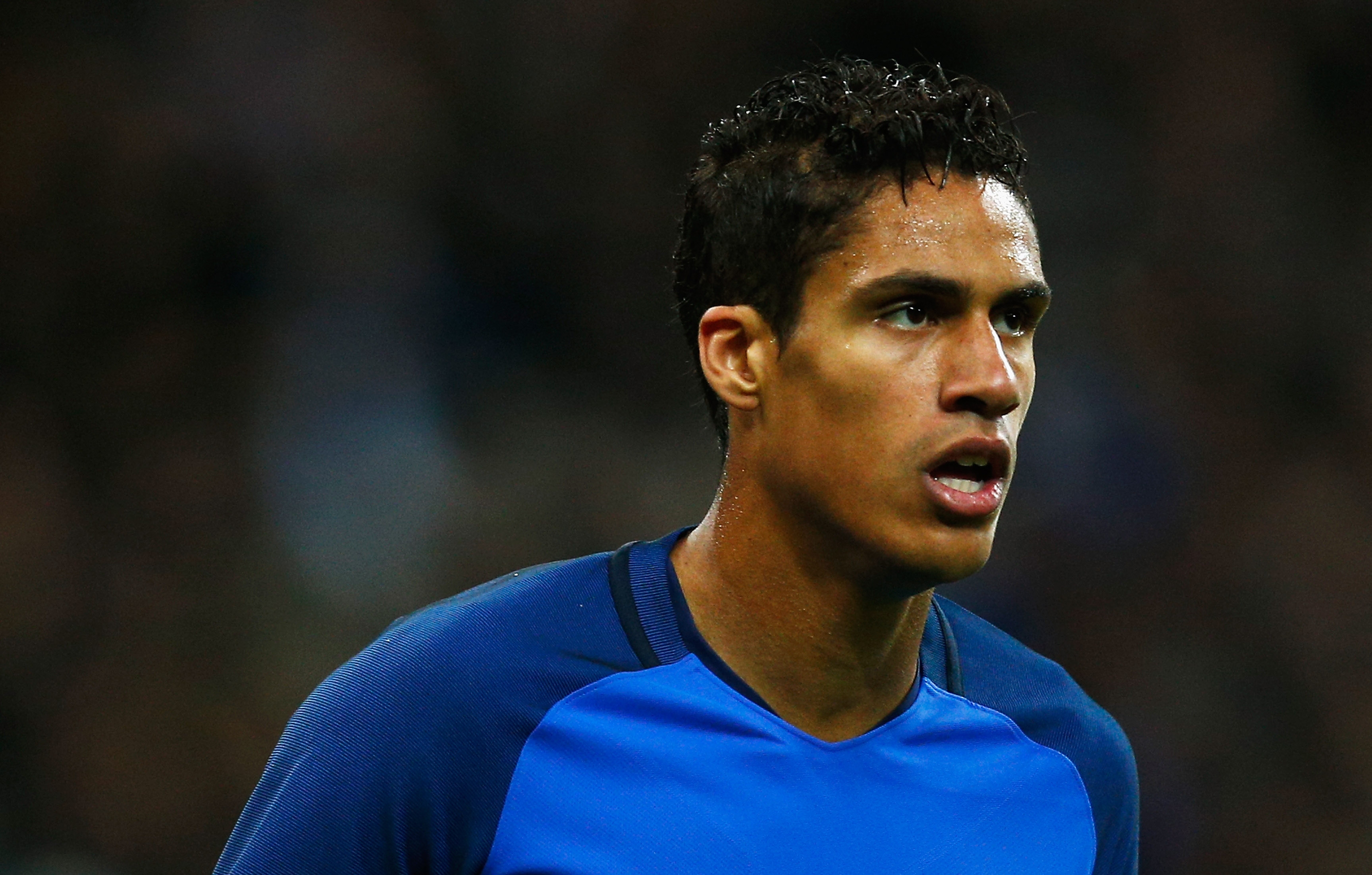 Защитникът на Реал Мадрид Рафаел Варан се очаква да стартира