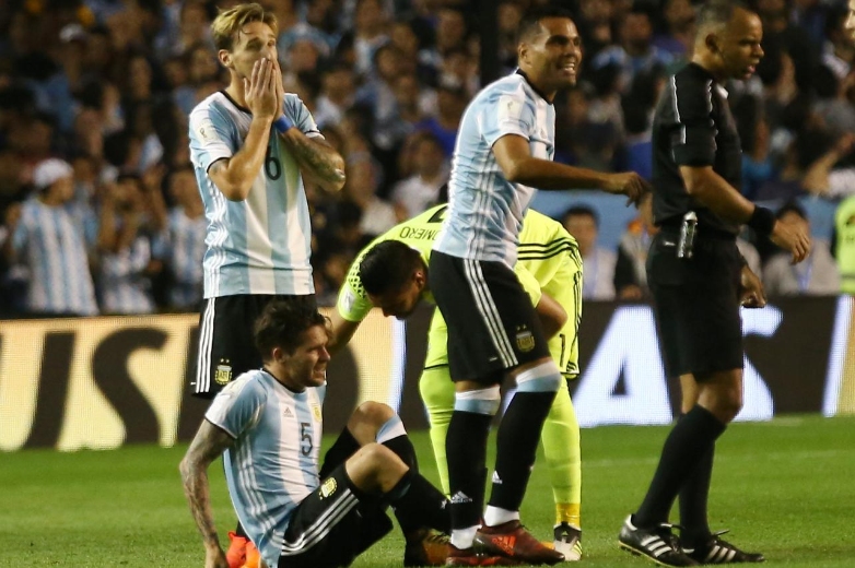 Полузащитникът на Аржентина Фернандо Гаго получи тежка контузия при нулевото