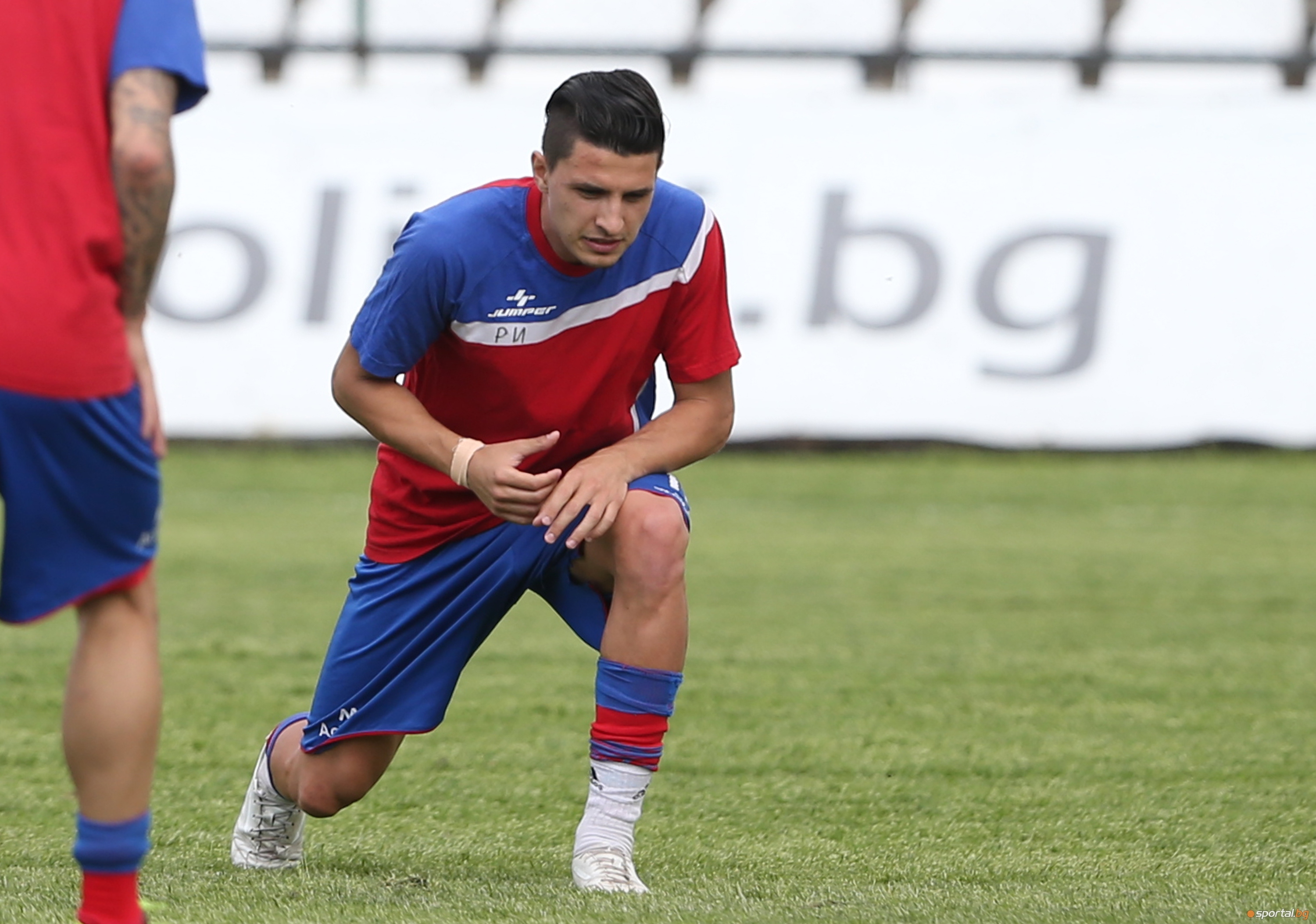 Рангел Абушев вече е футболист на Миньор Перник и ще