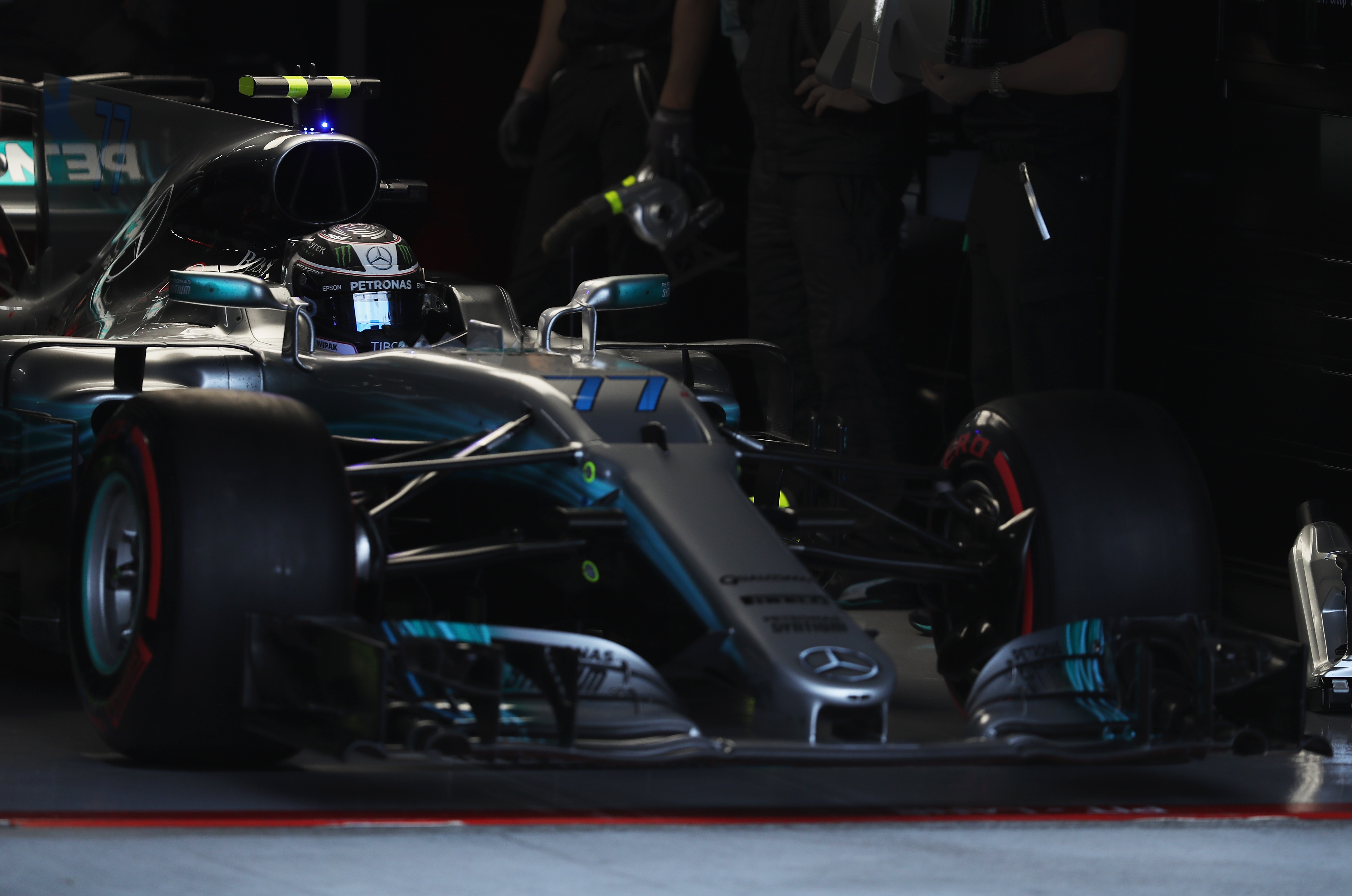 Валтери Ботас не можа да настигне Даниел Рикардо в днешното