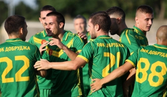 Отборите на Суворово и Добруджа играят при резултат 0:0 в