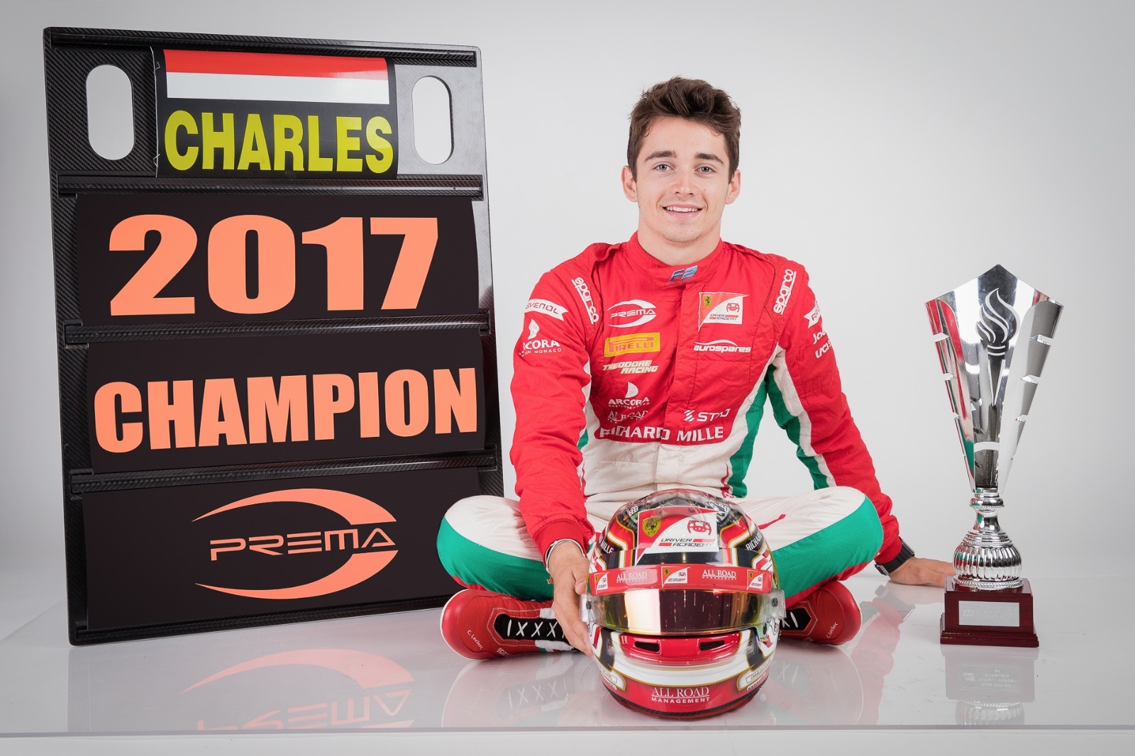 Младият талант на Ферари Шарл Леклер спечели титлата във Формула
