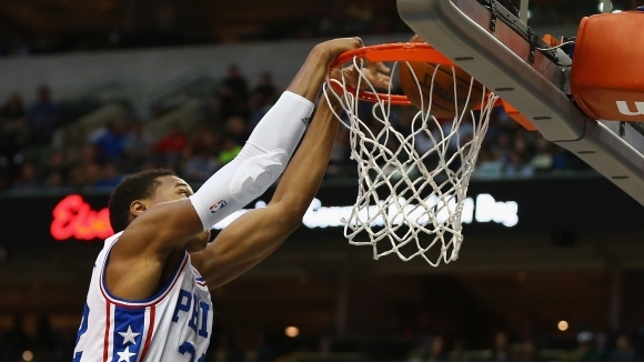 Тежкото крило на Филаделфия Ришон Холмс няма да бъде на