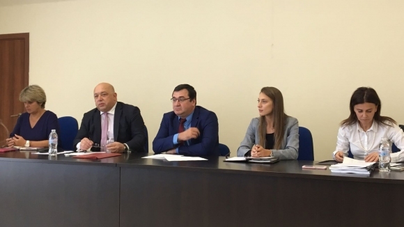 Министърът на младежта и спорта Красен Кралев запозна парламентарната комисия