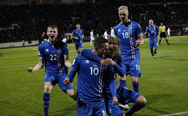 Отборът на Исландия продължава да пише златни страници в своята