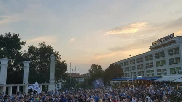 След като не могат да използват базата на любимия си