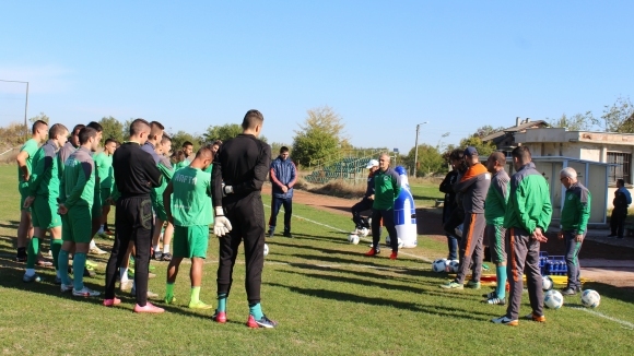 Закъсалият Нефтохимик вече има нов старши треньор Днес сутринта договор