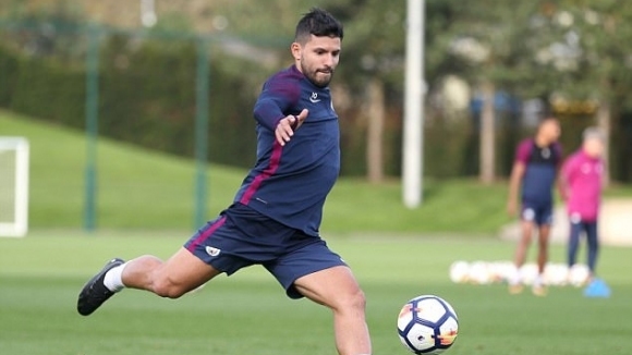 Нападателят на Манчестър Сити Серхио Агуеро тренира на пълни обороти