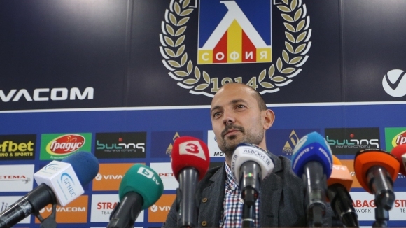 Бившият спортен директор на Левски Станислав Ангелов заведе дело срещу