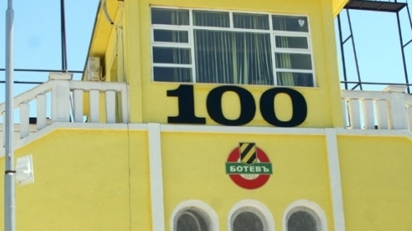 Реконструкция на стадион &bdquo;Пловдив&ldquo; ще има, но тя ще е